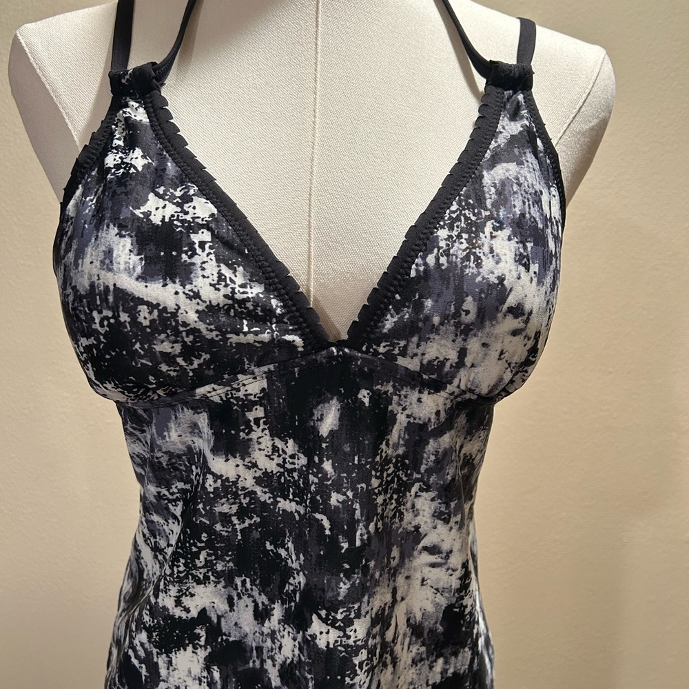 Athleta Women's Black and White Tankini  Top - Picture 2 of 6